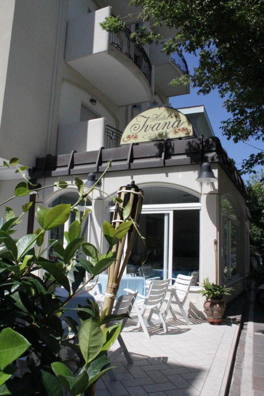 Hotel Ivana Misano Adriatico Exterior foto